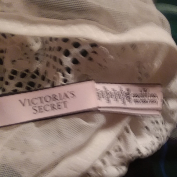 ⬇️$60 VICTORIA'S SECRET flounce bra - Picture 4 of 5